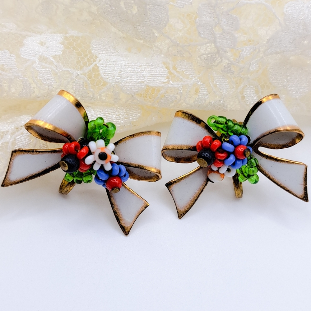 Vintage CORO Decorative Bow Screwback Earrings
